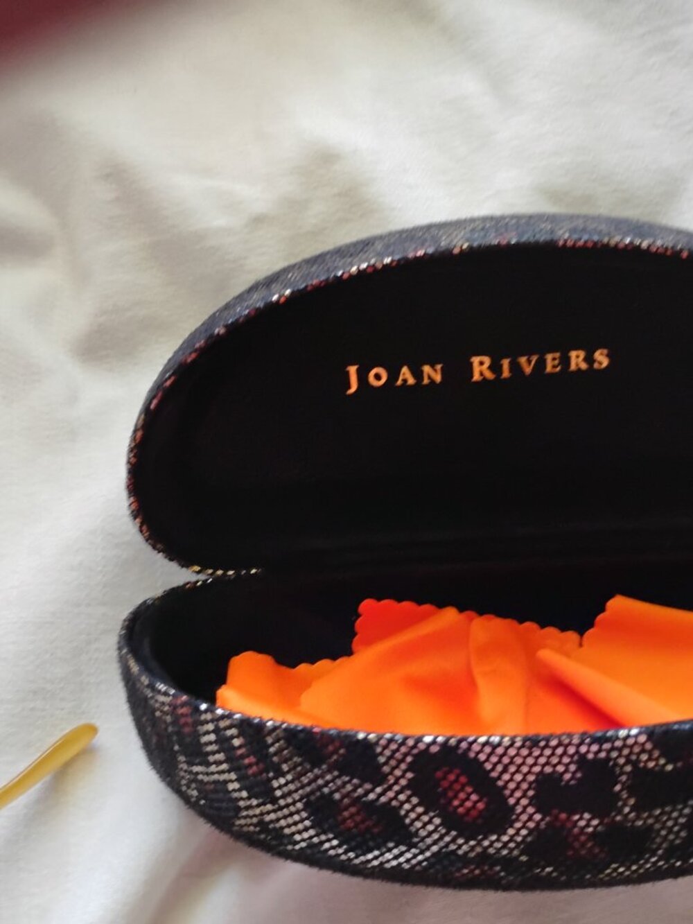 Beige Joan Rivers Sunglasses w. Case - Picture 4 of 8